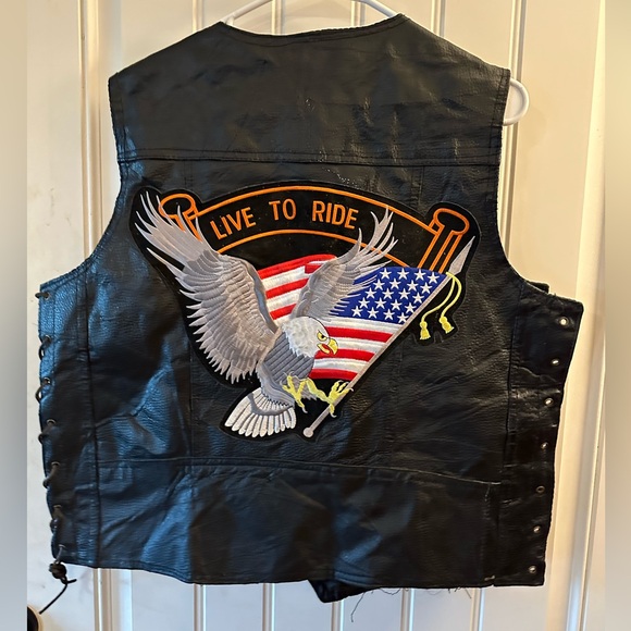 Vintage Diamond Plate Buffalo Leather
Motorcycle Vest Sz L Live to Ride Patch - Picture 10 of 11